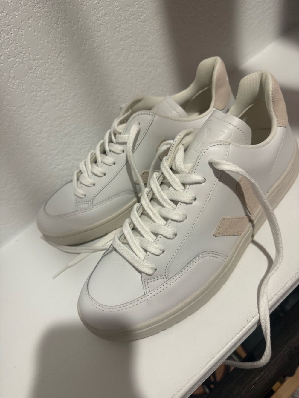 VEJA V-12 Leather White Sable Women's Size 10 - Picture 3 of 6